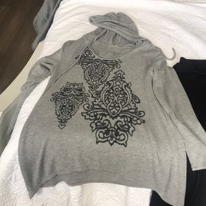 Soma lounge shirt with hood
